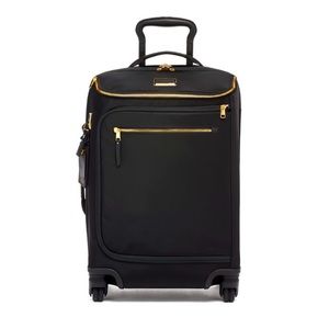 Like NEW Tumi voyager! Sleek look with plenty of room for a carryon!